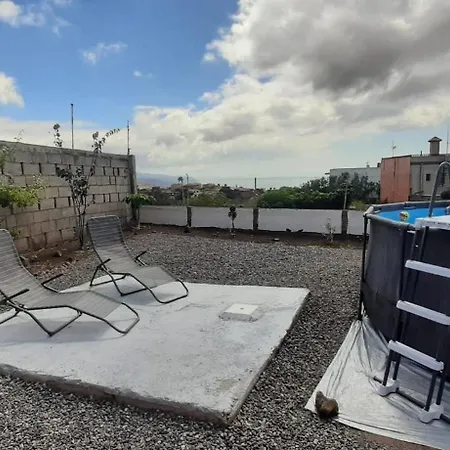 Semesterbostad Peaceful Getaway With Pool & Bbq Area La Esperanza (Tenerife)
