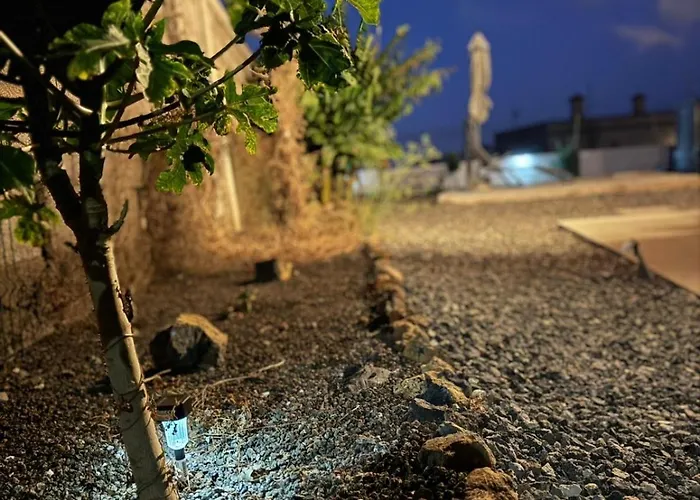 Peaceful Getaway With Pool & Bbq Area