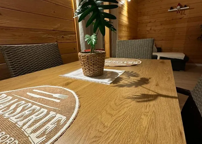 Peaceful Getaway With Pool & Bbq Area *