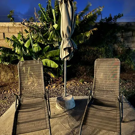 Hébergement de vacances Peaceful Getaway With Pool & Bbq Area *