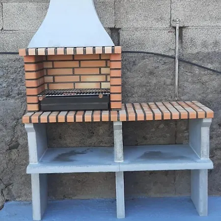 Дом отдыха Peaceful Getaway With Pool & Bbq Area