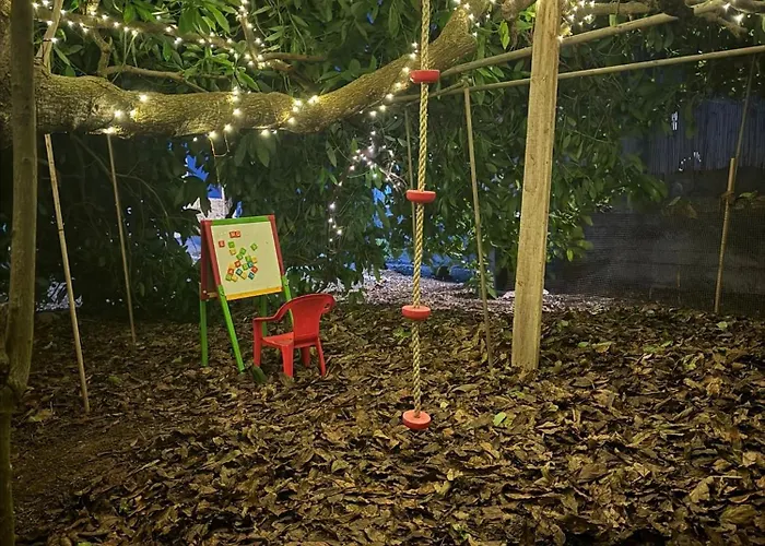 Peaceful Getaway With Pool & Bbq Area